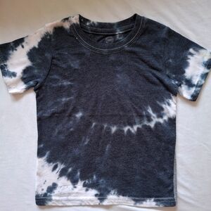 Tie-dyed T-shirt